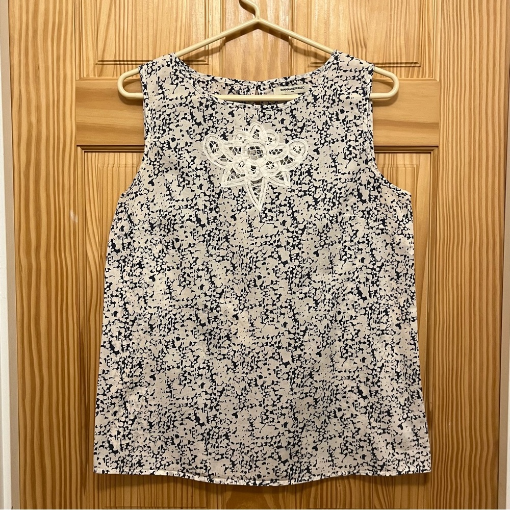 Banana Republic Sleeveless Top, Women's Small, Embroidered Detail, Navy & White